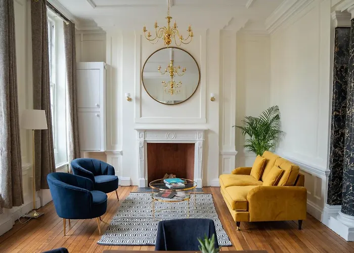 Dreamy Loft, Antique Wood Flooring & High Ceilings
