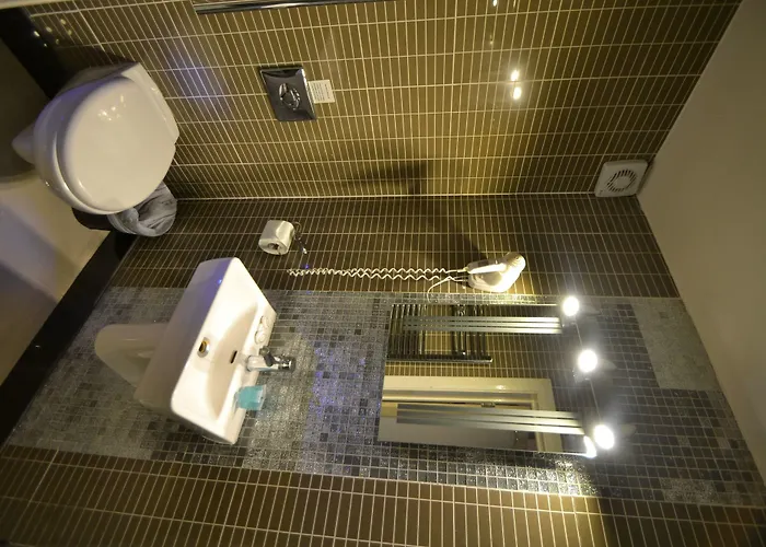 Hyde Park Suites - Apartments