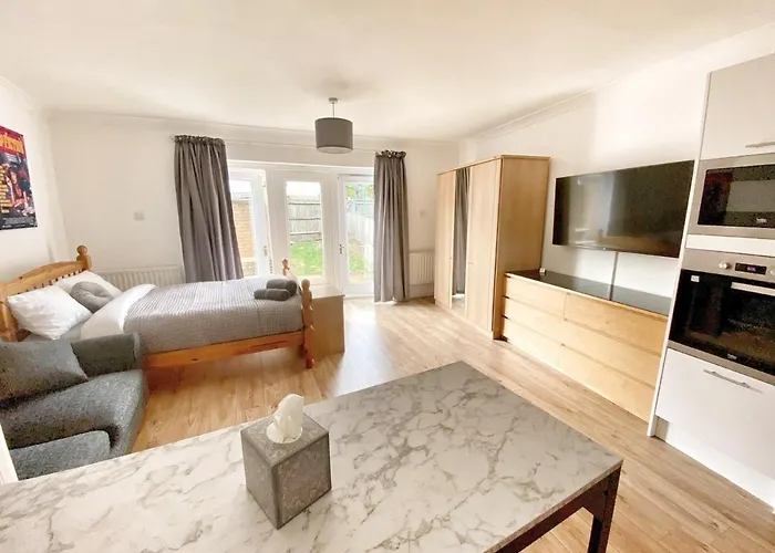 London Excel Apartment With Parking