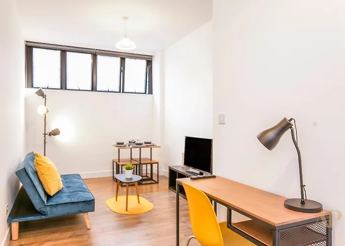 Split Level Studio Apartment In Camden