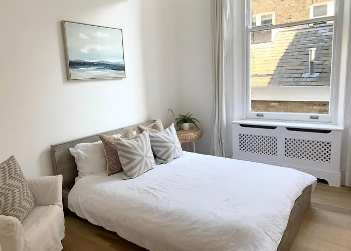 Courtfield Gardens Luxury Apartment