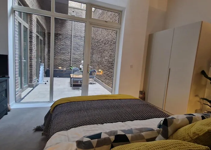 Double Bedroom In Modern Apartment