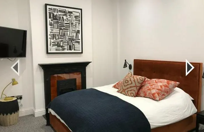 Stylish Home In Streatham.