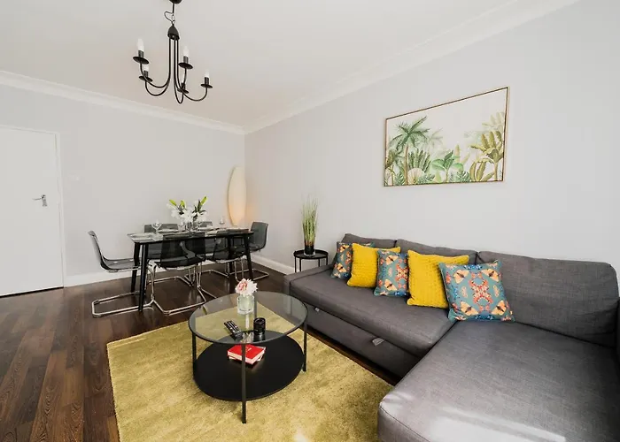 2-bedroom Apartment in Baker Street