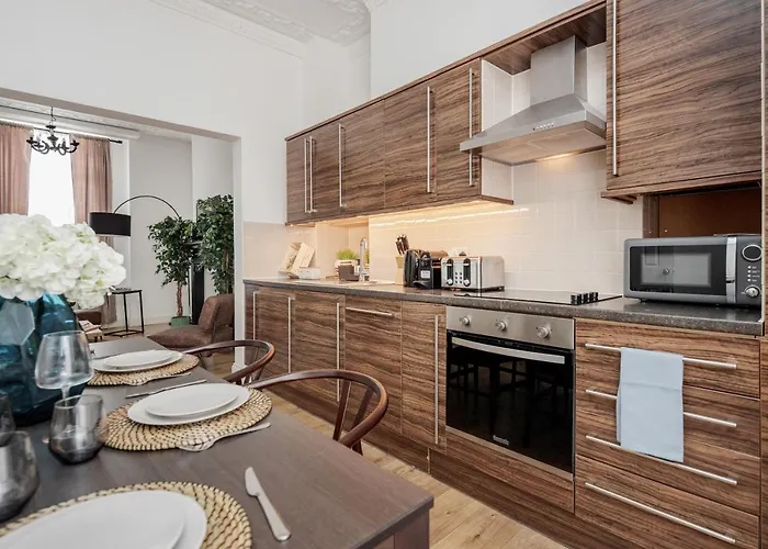 Elegant 3Bed Apartment In Kensington Olympia