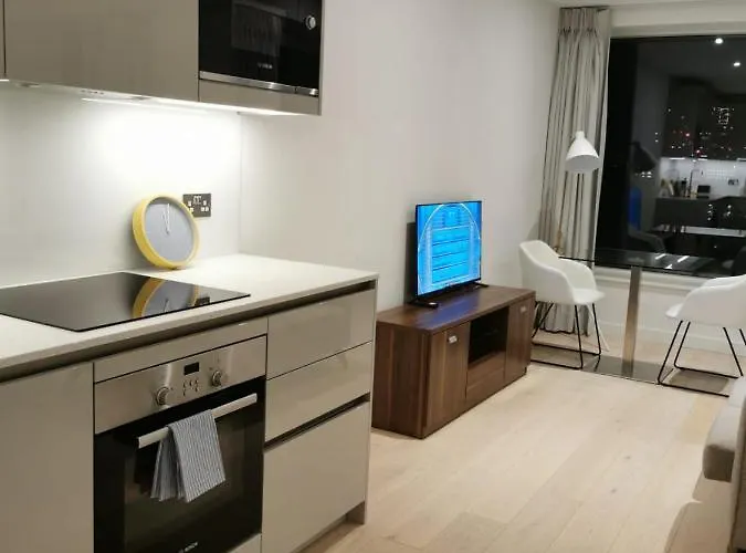 Comfy 1 Bed Studio 1 Minute From Train Station
