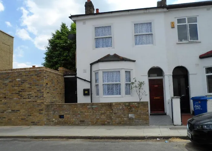 Bubblesbnb 7 Bedroom House, 16 Beds, Sleeps 22