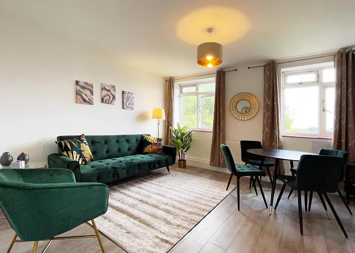 Sophie Place In Vauxhall - 3 Double Beds, 1 Sofa Bed, Spacious