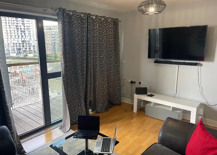 Remo Apartments Near Canary Wharf & 02 Arena