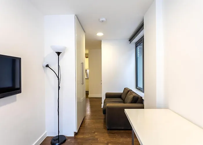 Chamber Street Apartment 5