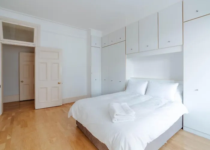Bright Space In The Heart Of London