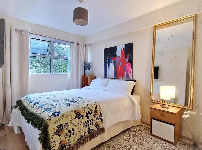 Room Only In Hyde Park