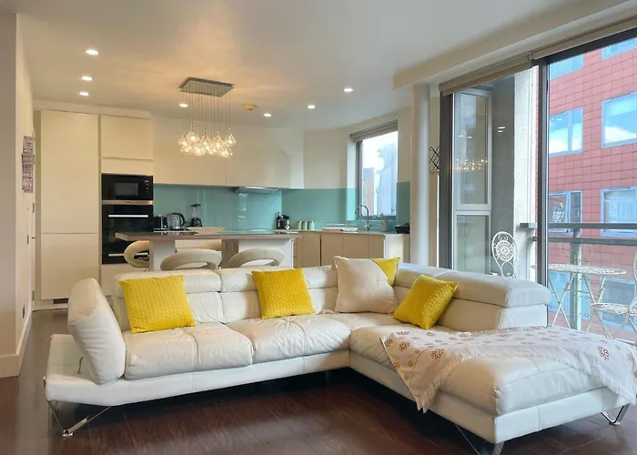 Beautiful Tower Bridge Apartment