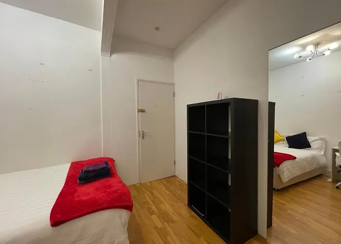 London Cozy & Spacious Room 2 Mins Away From Train Station