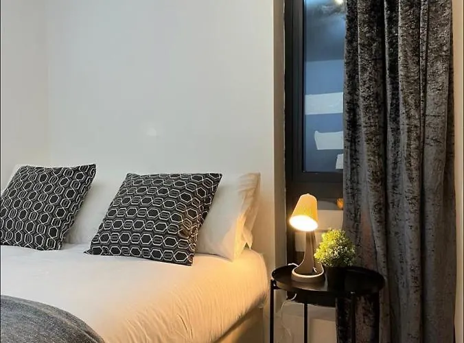 New Build 5 Bedroom In Hackney. Central London