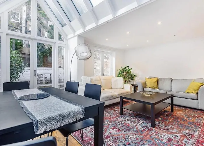 Sunny, 2Bed 2Bath, Garden Apartment Near Hyde Park