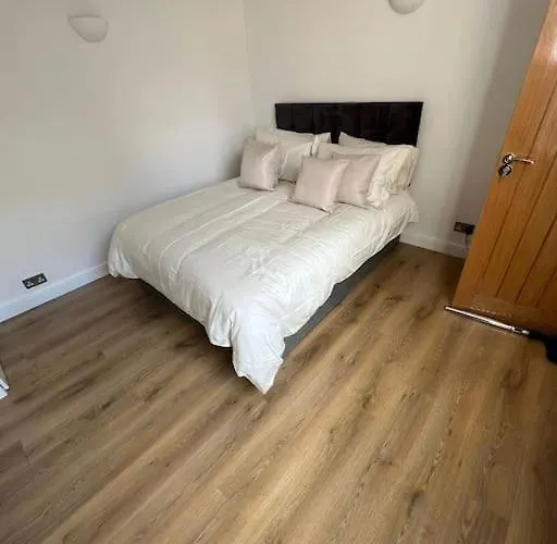Green Lanes N8, Studio Flat!