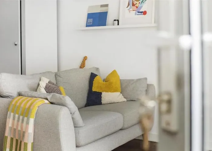 Central Zone 2 Modern Apartment
