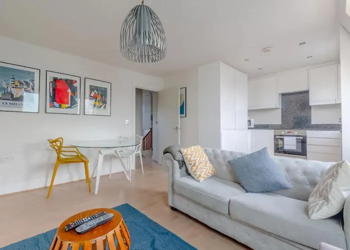 Bright And Spacious 1 Bedroom Flat In Notting Hill
