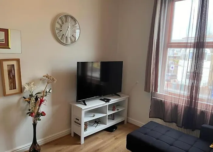 2 Bed Flat In Canning Town