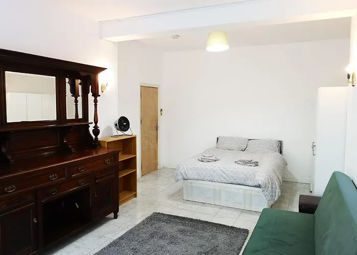 Large Spacious Property In Zone 2
