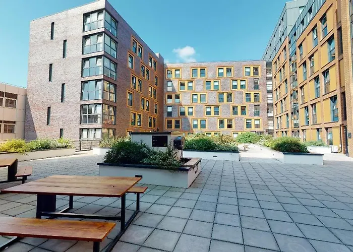 For Students Only Private Bedrooms With Shared Kitchen And Studios At Iq Haywood House In London