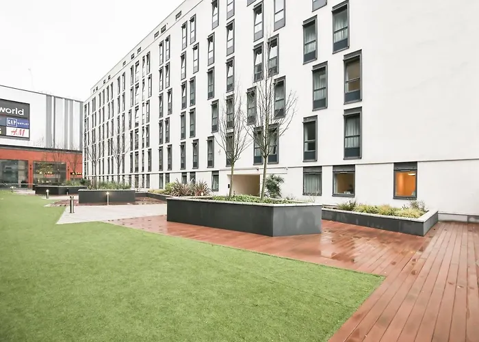Raffles House Apartments - IQ Sterling Court