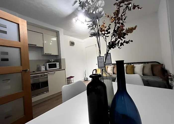 Nice 1 Bed Flat London/Chiswick For 4 People