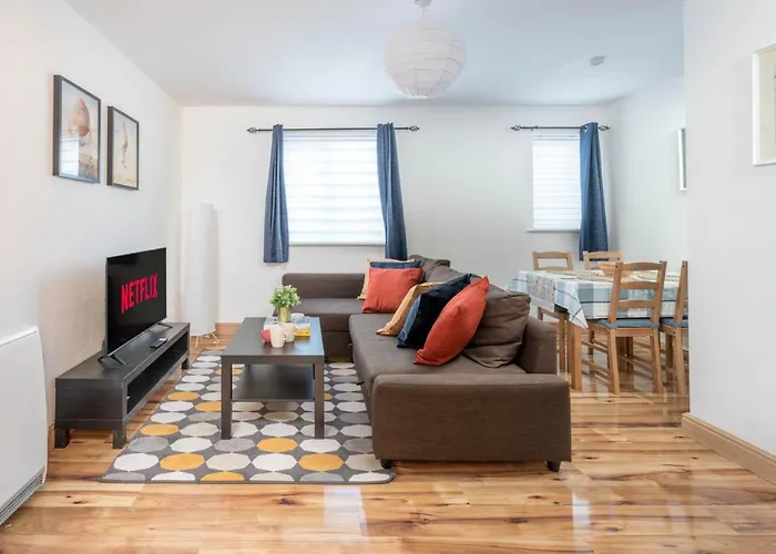 2 Bedroom Flat Near London Excel