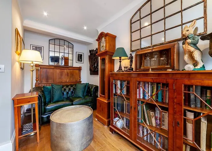 Outstanding Antique 1Br Flat In Soho