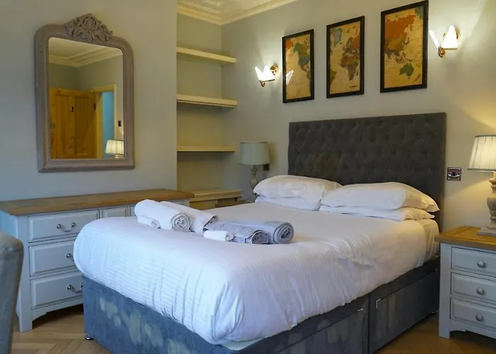 4 Bedroom Residence Hammersmith Fulham