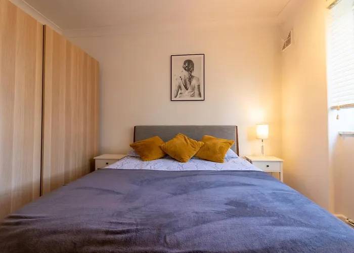 Stylish And Well Equipped Flat In Stockwell