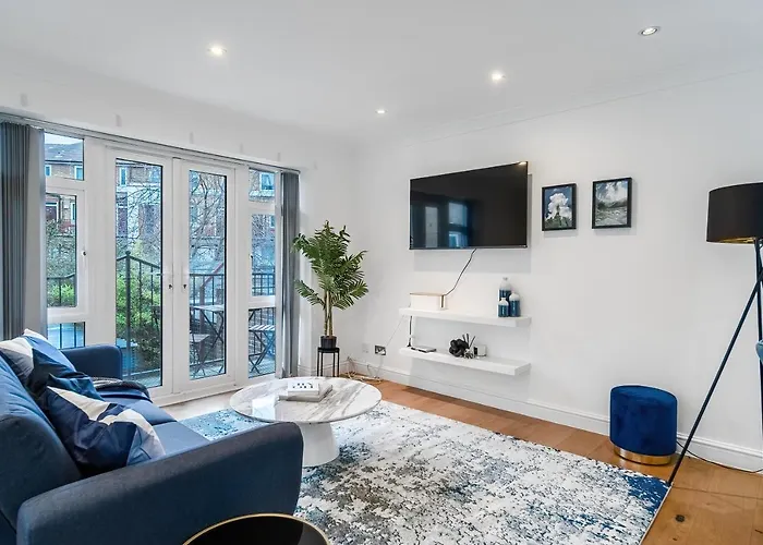 Chic 3 Bed Apartment Near London Bridge With Balcony
