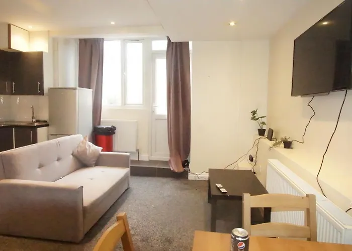 Evergreen Apartments-Flat 7, London