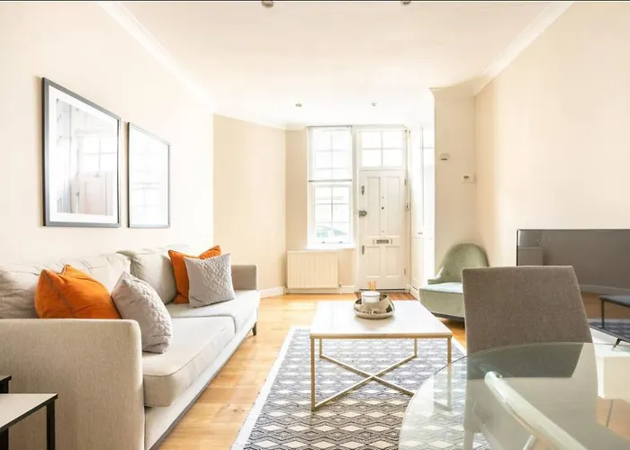 Amazing Mayfair Apartment