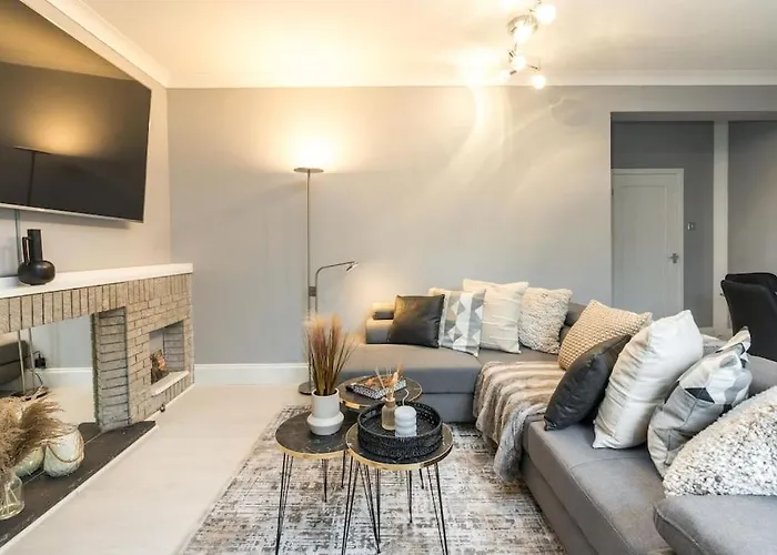 Exceptional Spacious City Apartment