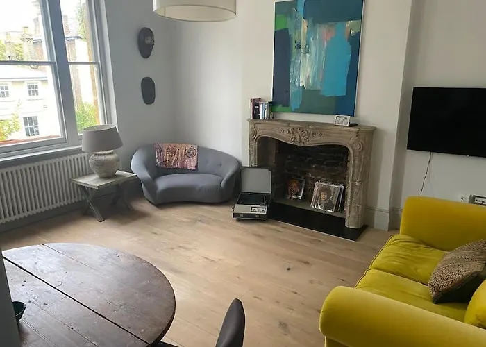 Beautiful Two Bedroom Flat In Maida Vale