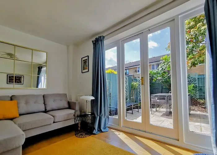 Beautiful 4 Bedroom Terrace House In Kings
