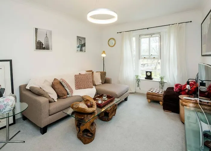 Superb Cozy Flat In Lovely Area