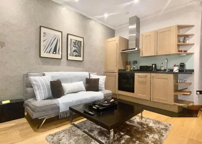 Luxury Apartment In Central London, Mida Vale