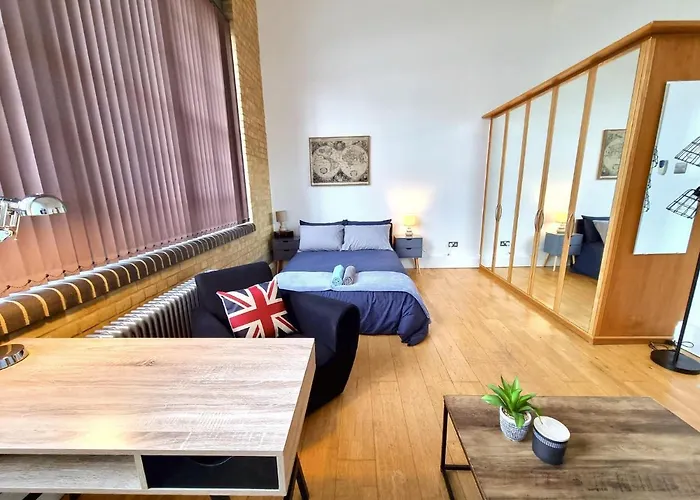Spacious Studio In Old St