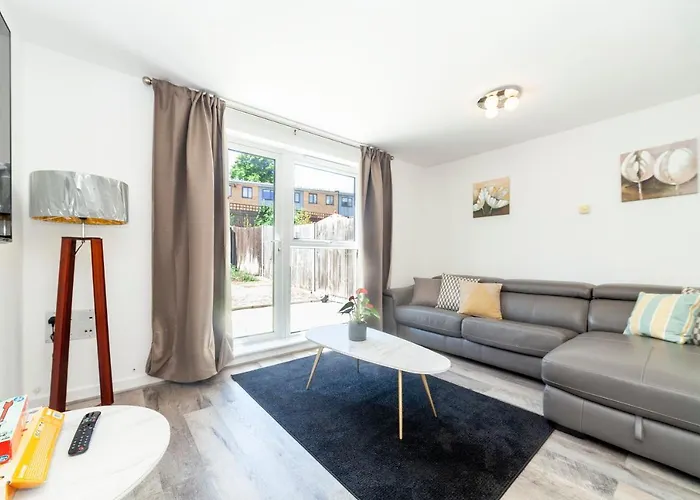Bright 2 Bdr House Wgarden & Parking, Greenwich