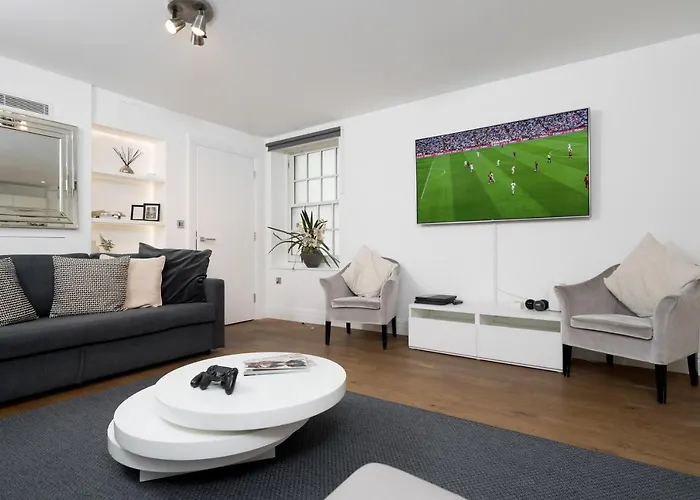 Aircon 2 Bedr, 3 Beds, 2 Bath Covent Garden, Subway