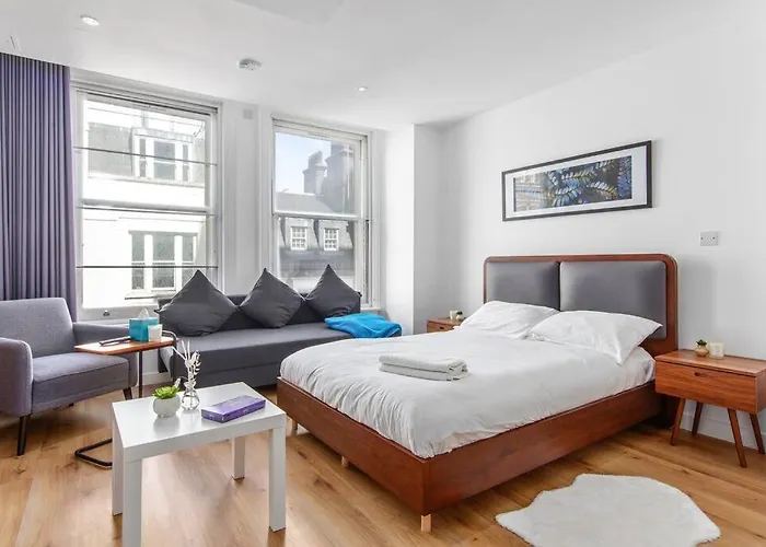 Stylish Sleep6 Flat At Iconic Piccadilly Circusvr6