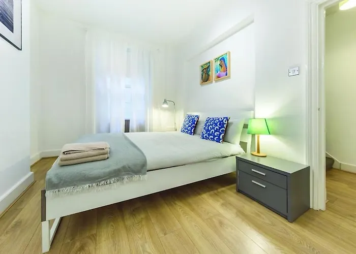 3 Bedroom Apartment In Westminster