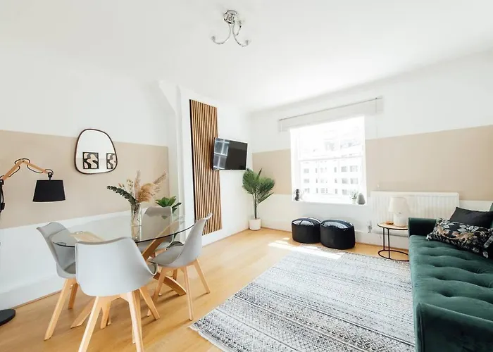 Charming 2 Bedroom Flat In The Heart Of Kings Cross, London