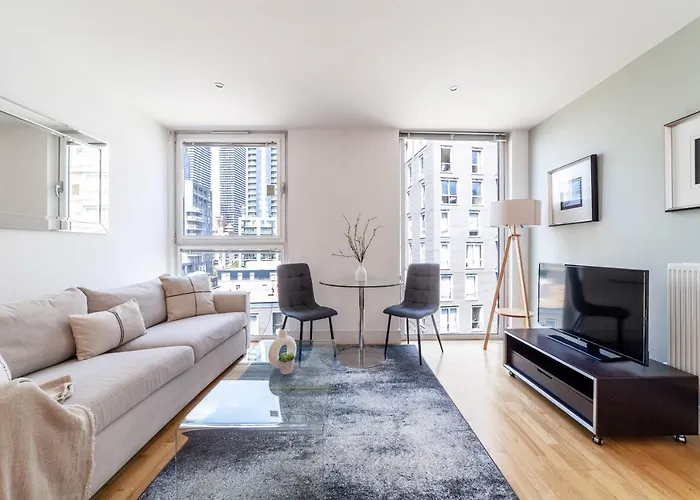 The Canary Wharf Apartment