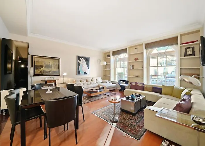 Three Bedroom Apartment In Sloane Square