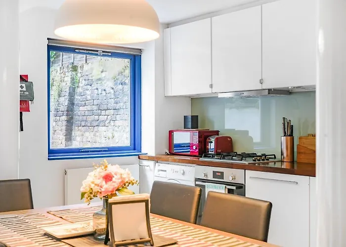 Spacious 2 Bedroom Apartment In Camden