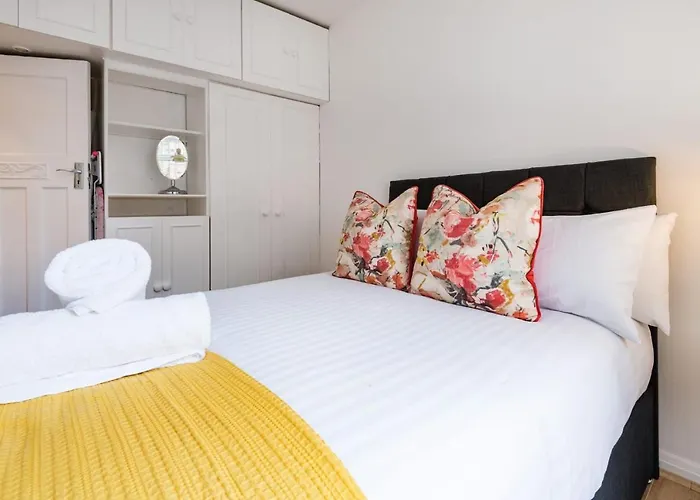 Marble Arch 2-Bedroom Apartment